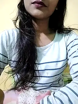 Snapshot of MISSQUEEN48 chatting on January 6, 2026, 5:44 am MISSQUEEN48 online show from January 6, 2026, 5:44 am