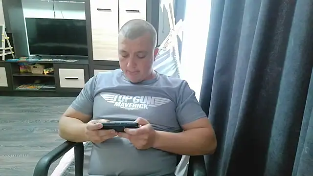 Snapshot of gamblingbum chatting on May 17, 2026, 11:21 am gamblingbum online show from May 17, 2026, 11:21 am