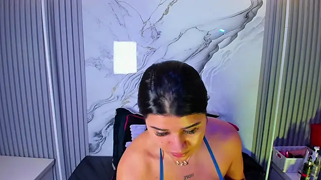 Snapshot of venusowen_ chatting on April 10, 2026, 1:51 pm venusowen online show from April 10, 2026, 1:51 pm
