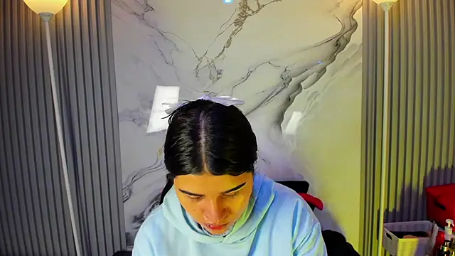 Snapshot of venusowen_ chatting on April 2, 2026, 1:07 pm venusowen online show from April 2, 2026, 1:07 pm