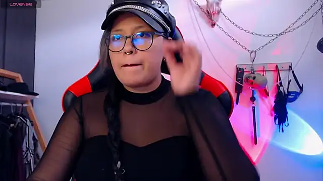 Snapshot of LilithSharon chatting on December 2, 2025, 3:47 pm LilithSharon online show from December 2, 2025, 3:47 pm