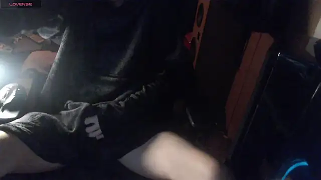 Snapshot of Xbox4200 chatting on October 27, 2025, 1:17 am Xbox4200 online show from October 27, 2025, 1:17 am