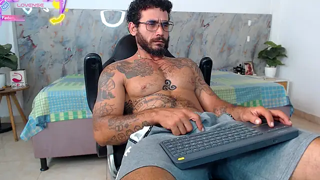 Snapshot of hanz_col chatting on May 23, 2026, 11:04 pm hanz col online show from May 23, 2026, 11:04 pm