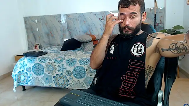 hanz col online show from November 17, 2025, 1:37 pm