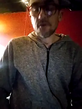 Snapshot of Joss046 chatting on May 6, 2026, 2:43 pm Joss046 online show from May 6, 2026, 2:43 pm
