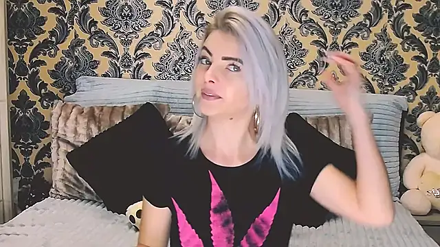 Snapshot of Aly_girl1 chatting on February 26, 2025, 10:05 am Aly girl1 online show from February 26, 2025, 10:05 am