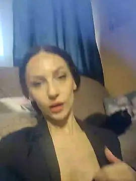 Snapshot of dahlia_82 chatting on December 2, 2024, 12:13 pm dahlia 82 online show from December 2, 2024, 12:13 pm