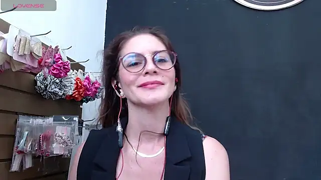 Snapshot of Hanny_24 chatting on February 15, 2025, 3:28 pm Hanny 24 online show from February 15, 2025, 3:28 pm