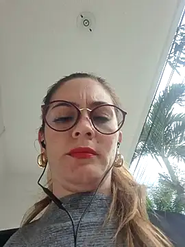 Snapshot of Hanny_24 chatting on March 17, 2025, 1:29 pm Hanny 24 online show from March 17, 2025, 1:29 pm