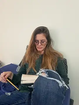 Snapshot of Hanny_24 chatting on February 6, 2025, 8:02 pm Hanny 24 online show from February 6, 2025, 8:02 pm