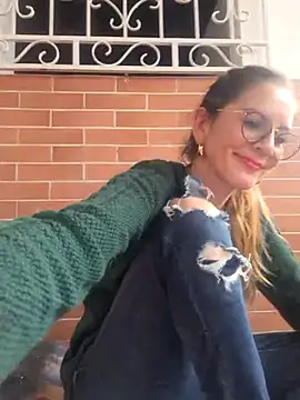 Snapshot of Hanny_24 chatting on February 18, 2025, 7:09 pm Hanny 24 online show from February 18, 2025, 7:09 pm