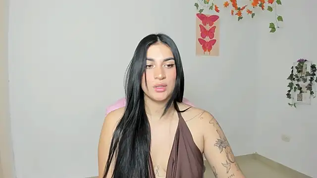 Emic  online show from April 11, 2026, 5:27 pm