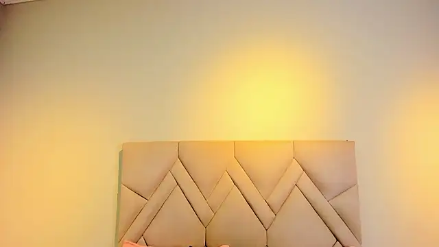 Isis Osman online show from March 6, 2026, 7:42 pm