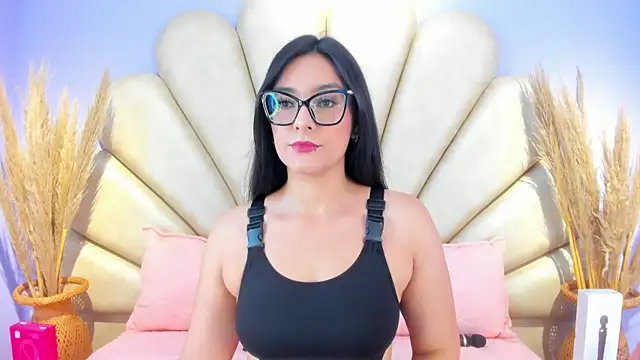 Snapshot of Isis_Osman chatting on June 3, 2026, 7:40 pm Isis Osman online show from June 3, 2026, 7:40 pm