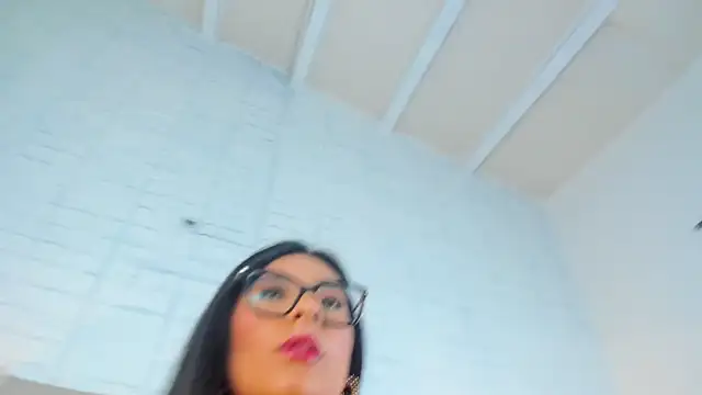 Isis Osman online show from February 20, 2025, 12:08 am