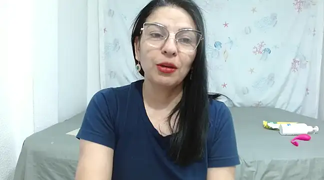 anybellucci43 online show from March 18, 2025, 5:23 am