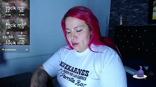 Snapshot of Bruja__Scarlata chatting on February 25, 2025, 9:04 pm Bruja Scarlata online show from February 25, 2025, 9:04 pm