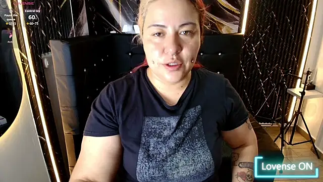 Bruja  Scarlata online show from November 17, 2025, 10:08 am