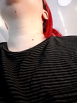 Snapshot of Bruja__Scarlata chatting on February 18, 2026, 1:03 am Bruja Scarlata online show from February 18, 2026, 1:03 am