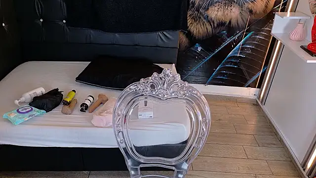 Snapshot of Bruja__Scarlata chatting on February 24, 2026, 12:22 am Bruja Scarlata online show from February 24, 2026, 12:22 am