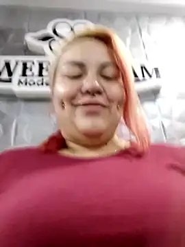 Snapshot of Bruja__Scarlata chatting on December 17, 2025, 10:09 am Bruja Scarlata online show from December 17, 2025, 10:09 am