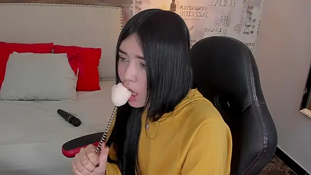 Snapshot of CASSIESTONEMM1 chatting on December 28, 2024, 6:39 am CASSIESTONEMM1 online show from December 28, 2024, 6:39 am