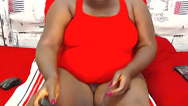 Honeybumsx32 online show from May 19, 2026, 4:19 am