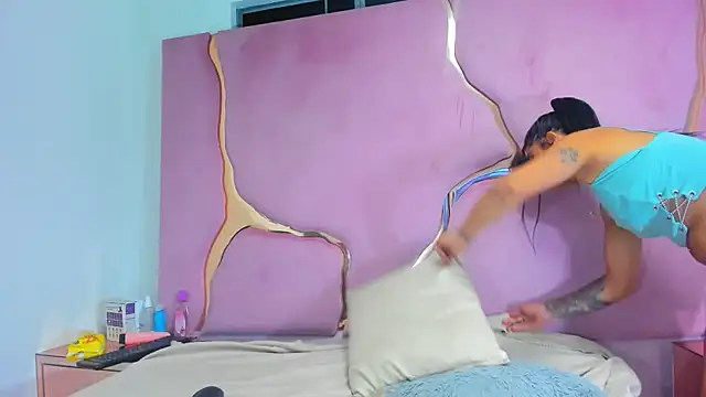 MelissaAndZeuss online show from January 15, 2025, 8:20 am