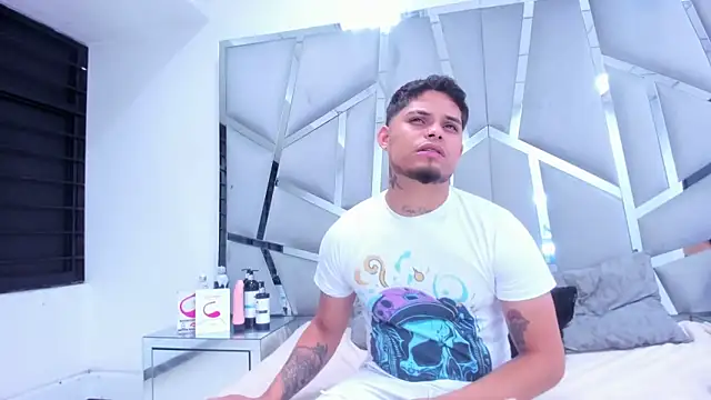 MelissaAndZeuss online show from February 20, 2025, 5:23 am