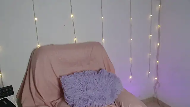 Snapshot of teffi_smith25 chatting on October 22, 2025, 11:36 pm teffi smith25 online show from October 22, 2025, 11:36 pm