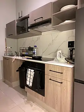 mmbaliii online show from March 23, 2025, 3:10 am