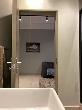 mmbaliii online show from November 22, 2025, 1:54 pm