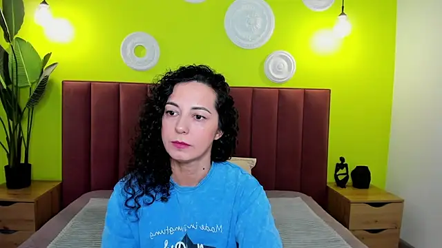 Snapshot of Linda_Insatiable chatting on April 28, 2026, 1:26 am Linda Insatiable online show from April 28, 2026, 1:26 am
