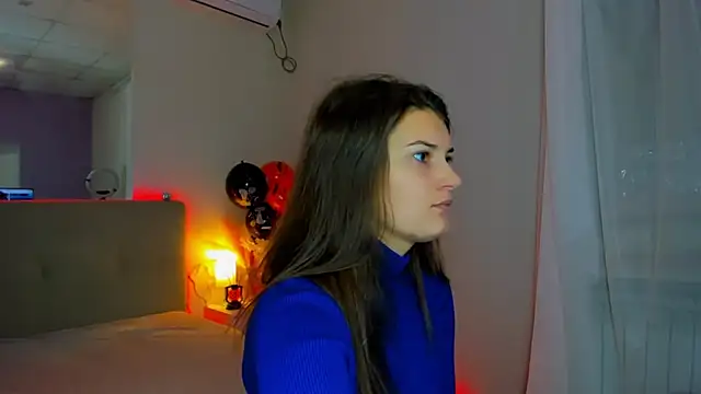 Laura Leee online show from November 1, 2025, 6:41 am