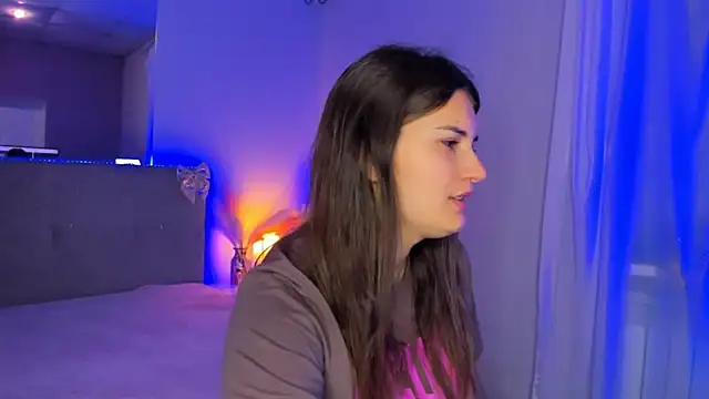 Snapshot of Laura_Leee chatting on May 21, 2026, 4:54 am Laura Leee online show from May 21, 2026, 4:54 am