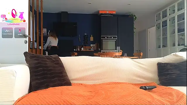 Luxymin34 online show from September 29, 2025, 7:04 am