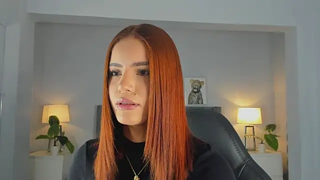 Madie  collins online show from December 5, 2025, 11:42 am