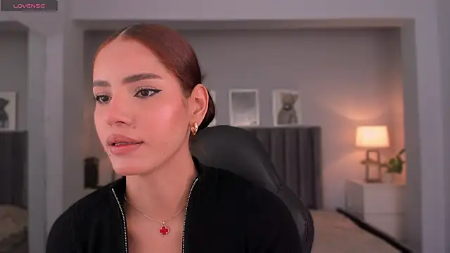 Madie  collins online show from September 23, 2025, 10:55 am