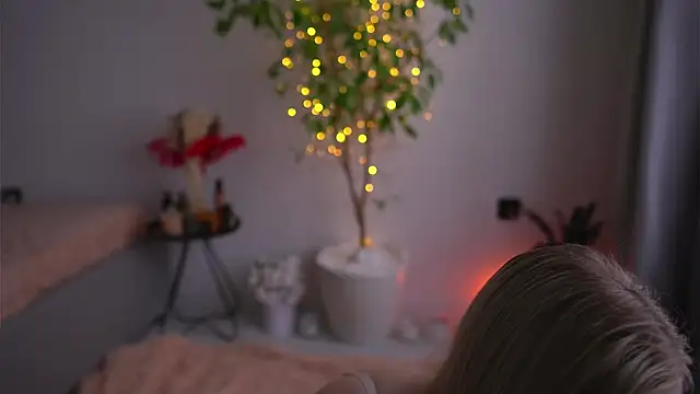 Snapshot of lorrie_love_story chatting on September 14, 2025, 9:20 am lorrie love story online show from September 14, 2025, 9:20 am