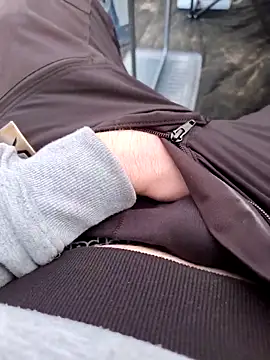 Snapshot of OdinWolf1990 chatting on April 4, 2026, 1:28 pm OdinWolf1990 online show from April 4, 2026, 1:28 pm