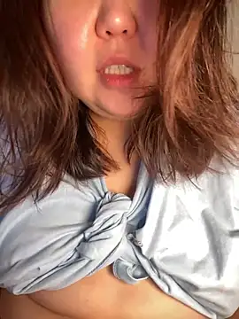 lunamas online show from November 11, 2025, 10:04 pm