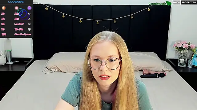 Snapshot of CatmintLush chatting on April 19, 2026, 11:29 pm CatmintLush online show from April 19, 2026, 11:29 pm