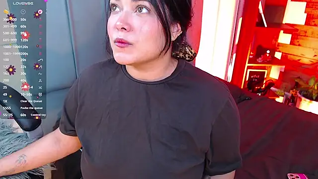 Snapshot of VictoriaMontero30000 chatting on December 2, 2025, 2:23 am VictoriaMontero30000 online show from December 2, 2025, 2:23 am