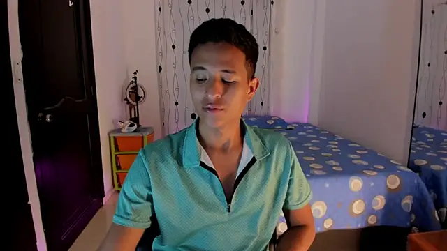 Snapshot of alessandro_wizard chatting on February 13, 2025, 3:39 am alessandro wizard online show from February 13, 2025, 3:39 am