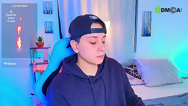 aron wi online show from October 10, 2025, 3:35 pm