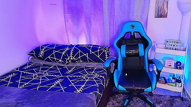 aron wi online show from September 15, 2025, 10:37 am