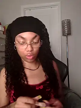Snapshot of butterflybootyy chatting on May 3, 2026, 7:02 am butterflybootyy online show from May 3, 2026, 7:02 am