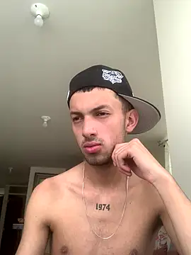 Snapshot of Dylan_west chatting on October 25, 2025, 5:13 pm Dylan west online show from October 25, 2025, 5:13 pm