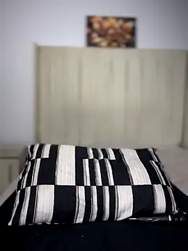 Snapshot of BhadBhad_Kitty chatting on December 2, 2025, 2:34 am BhadBhad Kitty online show from December 2, 2025, 2:34 am