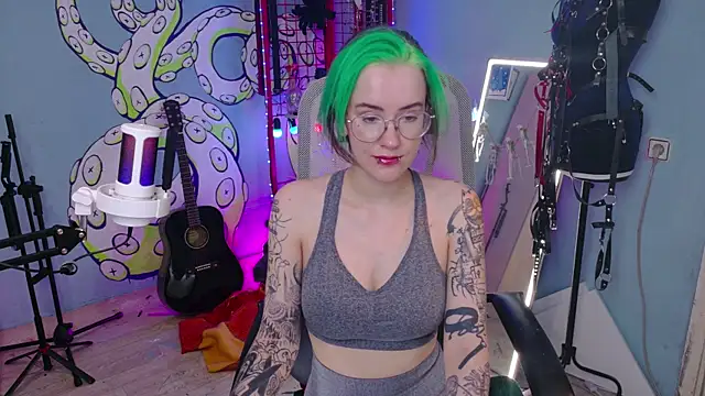 Snapshot of Cumpotik_Eve chatting on June 18, 2026, 2:54 am Cumpotik Eve online show from June 18, 2026, 2:54 am